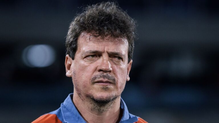 Diniz no Corinthians: Resenha da Rodada projeta chegada de técnico e até ‘mudança de posição’ de jogador