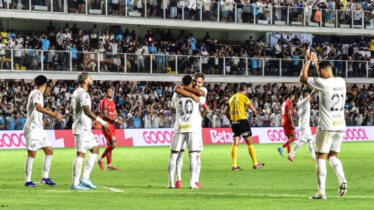 Elenco do Santos cobra diretoria por atrasos em direito de imagem; entenda situação