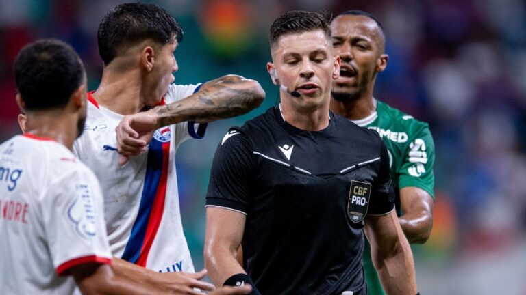 Em súmula, árbitro detalha reclamação de dirigente do Bahia após derrota para o Palmeiras: ‘Aqui você não apita mais’