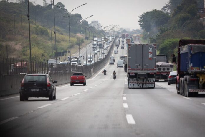 Feriado de Páscoa deve movimentar mais de 16 milhões de veículos nas rodovias concedidas de São Paulo