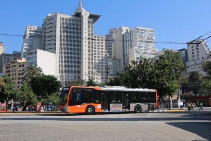 Festival Monsters of Rock terá 26 linhas de ônibus para acesso ao Allianz Parque em São Paulo neste sábado (4) 