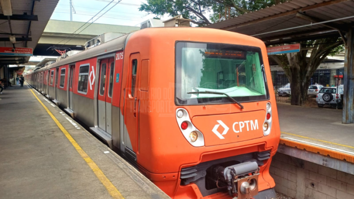 Gestão Tarcísio recua e não vai mais colocar trens antigos na linha 10 para repassar os novos ao Grupo Comporte