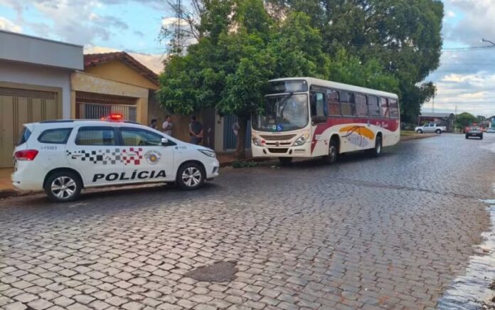 Jovem de 19 anos é preso após furtar ônibus em Ituverava (SP)