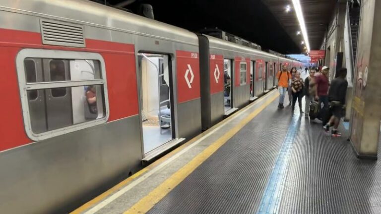 Linha 12-Safira tem problemas e operação é prejudicada na manhã desta quinta-feira (02)