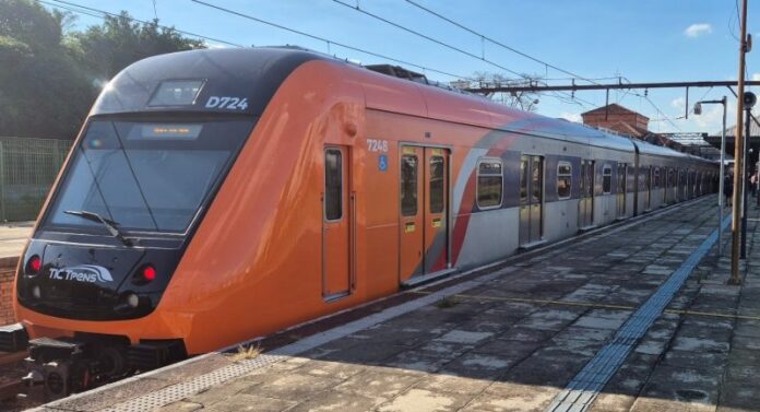 Linha 7-Rubi opera com trens em “mão inglesa” e mantém herança ferroviária histórica