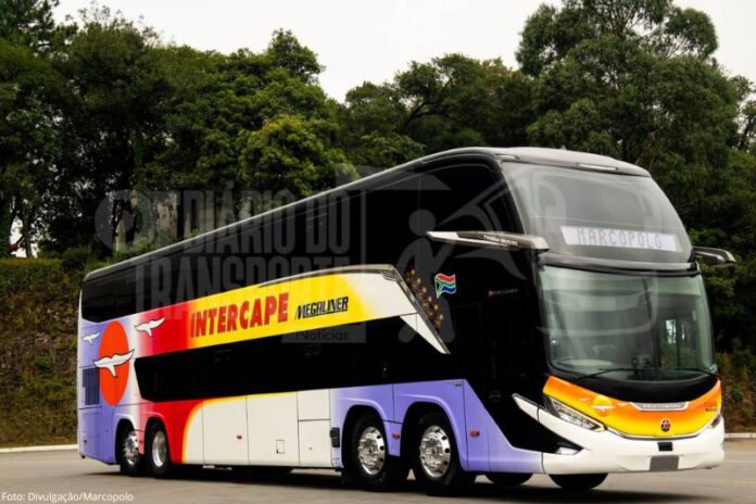 Marcopolo lança primeiro ônibus Double Decker de quatro eixos RHD do mundo