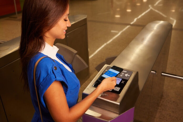 MetrôRio registra mais de 71 milhões de pagamentos no sistema metroviário em sete anos de implementação da tecnologia NFC