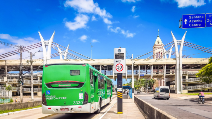 Porto Alegre (RS) aumenta oferta de ônibus com mais de 360 viagens adicionais em dias úteis