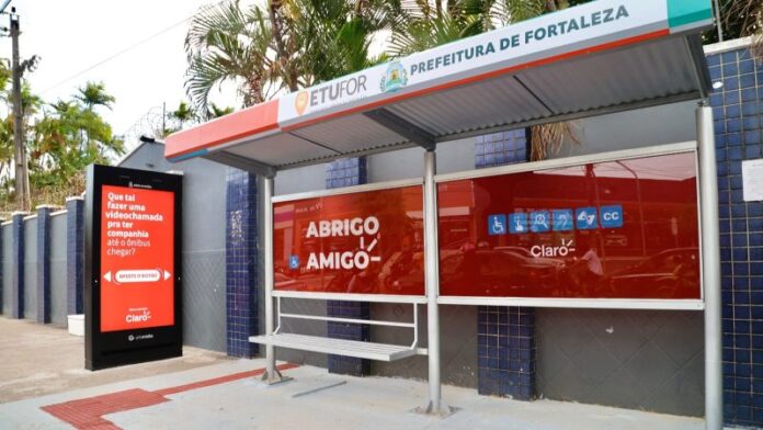 Projeto Abrigo Amigo em pontos de ônibus de Fortaleza (CE) supera 1,2 mil acionamentos e registra zero ocorrências em três meses