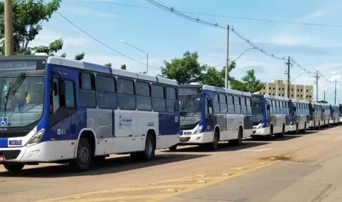 Ricco Transportes teria mais de 40 ônibus irregulares em operação em Rio Branco (AC), aponta Justiça do Trabalho