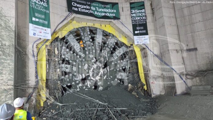 Tatuzão chega à futura Estação Aricanduva na Linha 2-Verde do Metrô de São Paulo