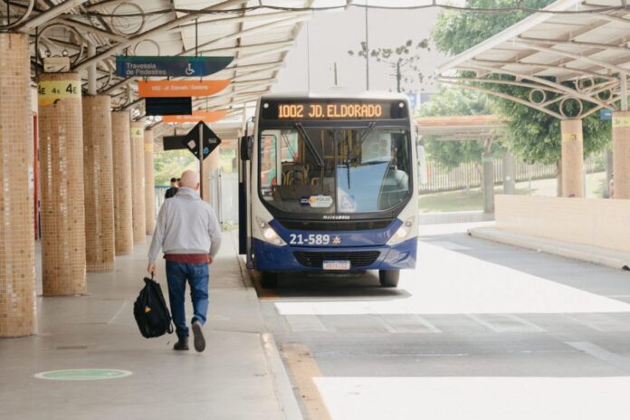 São José dos Pinhais (PR) adota pagamento de passagem de ônibus por PIX em três formas