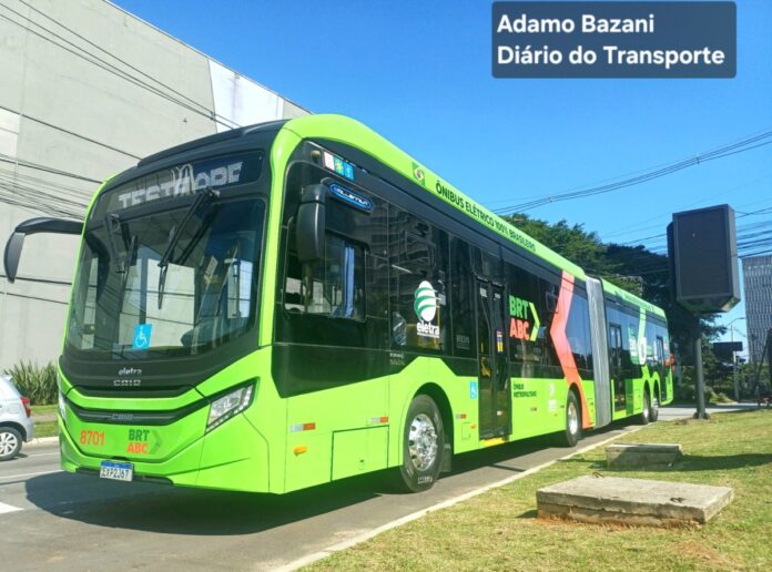 Tarcísio diz que BRT-ABC terá trecho inaugurado ainda neste ano, que vai comprar mais trens para a linha 10-Turquesa e começará a linha 20 pelo ABC