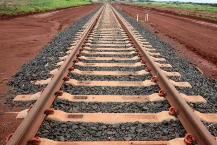 Bauru (SP) e Governo Federal avaliam soluções para nova concessão da Malha Oeste ferroviária em reunião
