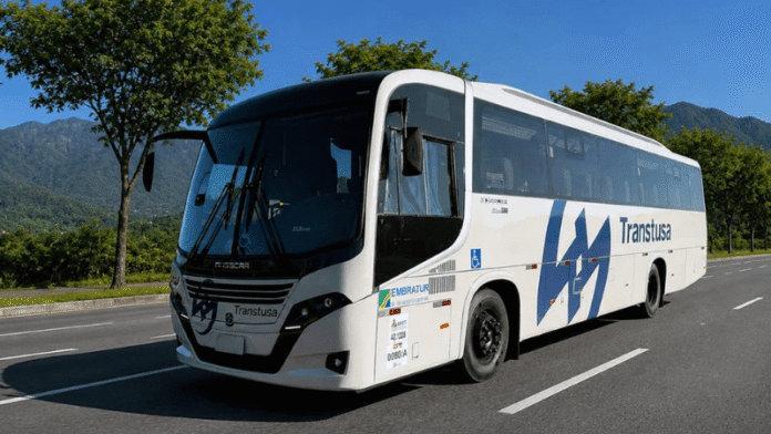 Busscar entrega novo El Buss 320 para operações de fretamento da Transtusa em Joinville (SC)
