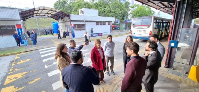 Caxias do Sul (RS) avança projeto de eletrificação do transporte coletivo e discute corredores verdes com apoio de programa nacional