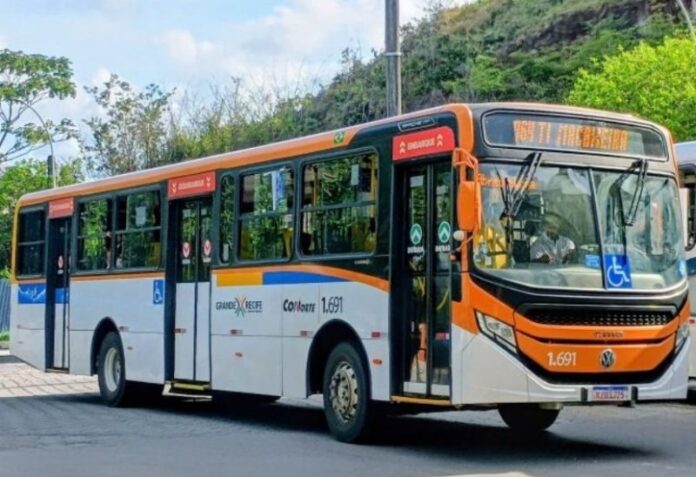 Mudanças em linhas de ônibus seguem em debate após audiência pública em Paulista (PE)