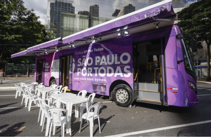 Ônibus SP Por Todas reforça acolhimento e proteção às mulheres durante a Virada Cultural 2026 em São Paulo