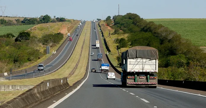 Preço do frete rodoviário sobe 8,39% em abril ante março, aponta Edenred Repom