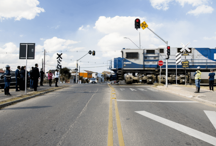 Simulado de acidente ferroviário com ônibus e caminhão provoca bloqueios em Curitiba (PR) neste sábado (16)